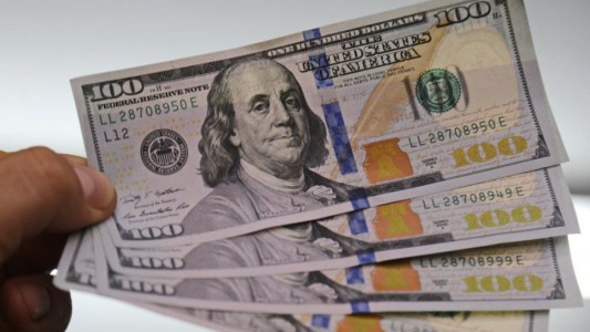 El dólar blue se disparó $7 antes de Navidad
