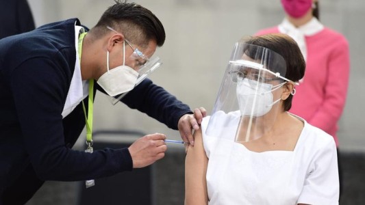 México es el primer país de América Latina en dar la vacuna contra el coronavirus