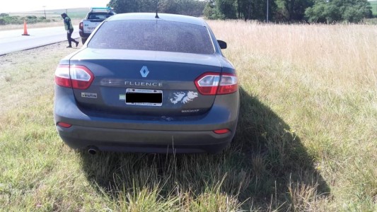 Hallaron a un policía muerto de un tiro en la cabeza a la vera de una ruta del interior bonaerense