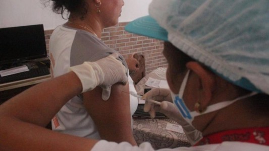 La vacunación en la Provincia será con un sistema de turnos