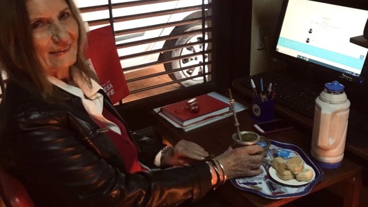 Con las herramientas virtuales que le dieron sus nietos, una profesora jubilada enseñó inglés hasta en España