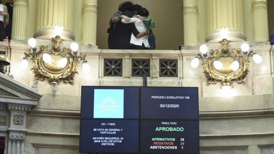 El Papa volvió a rechazar el aborto tras su aprobación en el Senado