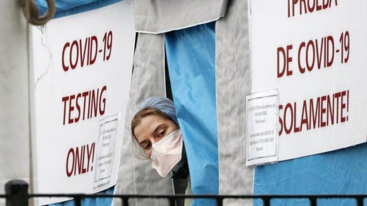 2020 terminó con más de 83 millones de contagiados por coronavirus en el mundo