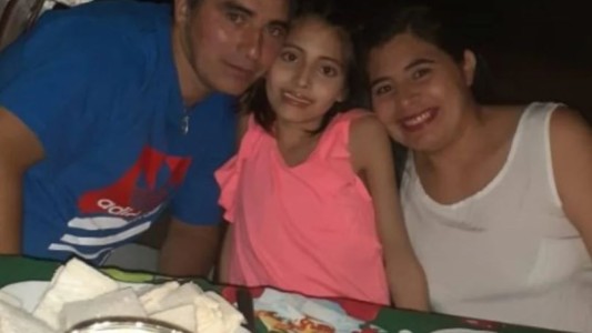 Abigail festejó la llegada de Año Nuevo con su familia y vecinos en la calle de Río Hondo