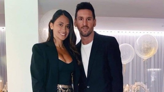 El beso apasionado de Messi y Antonela para recibir el 2021