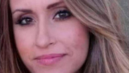 Femicidio en Córdoba: estaba encendiendo un cigarrillo y su marido le tiró alcohol