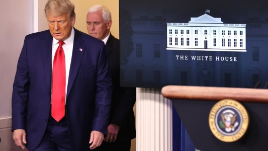 "No tuvo coraje": Trump criticó al vicepresidente Pence por no frenar la certificación de Biden