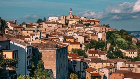 El pueblo de Italia que ofrece casas a 1 euro y sin requisitos