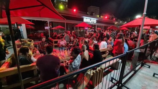 Ciudad: los bares cerrarán a la 1 y no habrá restricción de circulación