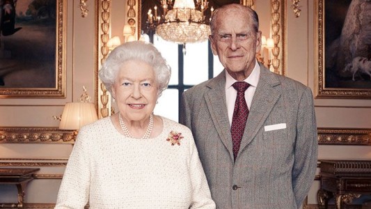 La Reina Isabel y el Duque de Edimburgo recibieron la vacuna contra el covid-19