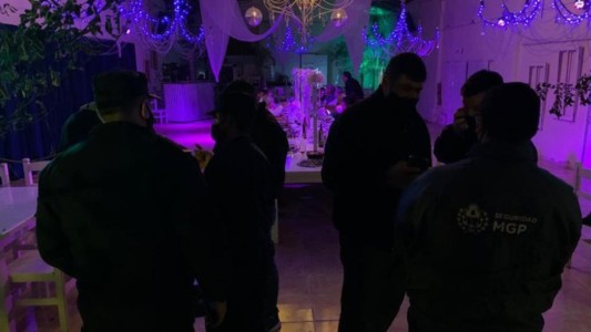 Mar del Plata: la Policía fue a desactivar una fiesta swinger, pero los confundieron con strippers