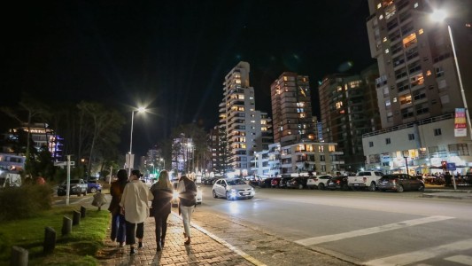 Restricción nocturna: Pinamar pide a la gente que "salga un poco más temprano"