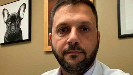 La bronca de un médico argentino que vive en Estados Unidos por "el turismo de vacunas"