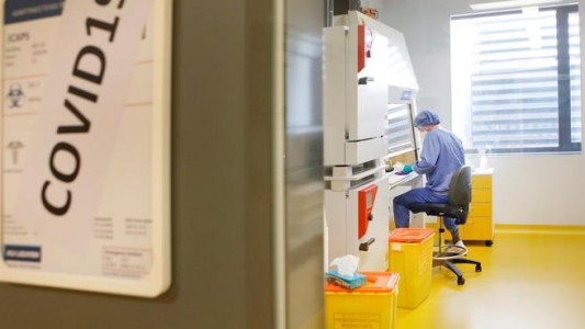 Desarrollan una vacuna que aseguran que protegería contra el coronavirus por años