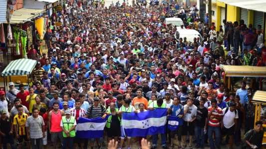 Cientos de migrantes hondureños buscarán ingresar en caravana a los Estados Unidos