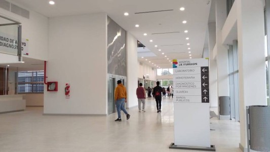 Llegó al hospital en bicicleta tras ser apuñalado en un intento de asalto