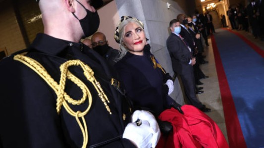 Asunción de Biden: el himno de Lady Gaga y las palabras en castellano de JLo