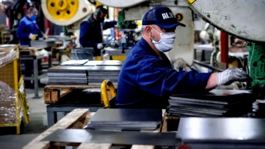 El Gobierno extenderá la prohibición de despidos y la doble indemnización