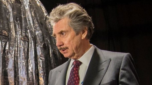 Millonario ofrece un millón de dólares para que le respondan una pregunta