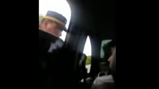 Córdoba: separaron a un agente de la Policía Caminera que fue grabado cuando cobraba una coima