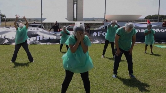 Reclamos por la falta de oxígeno en Brasil: "¡Fora Bolsonaro!"