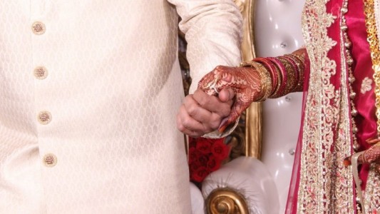 India: el novio no se presentó a la boda y decidieron casar a la mujer con uno de los invitados