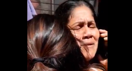 Video: el instante en que la víctima de la violación y su mamá se enteran de la detención