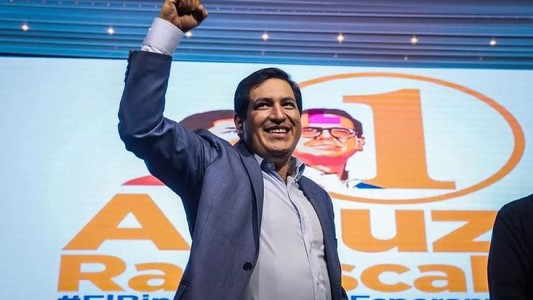 El correísmo celebra una "abrumadora" victoria en Ecuador y habla de una "potencial segunda vuelta"
