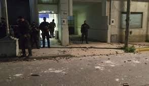 Video: un policía baleó a una amiga de Úrsula que pedía justicia por el femicidio