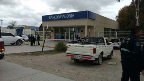 Robaron un millón de pesos en la puerta de un banco en Salta