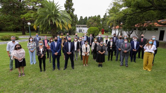 Ministros de Educación del país ratificaron el inicio de clases con "presencialidad cuidada"