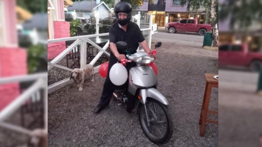 Caminaba 14 kilómetros para ir a trabajar y sus compañeros juntaron las propinas para darle una sorpresa