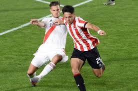 River perdió sobre el final en La Plata ante un Estudiantes que reaccionó con diez