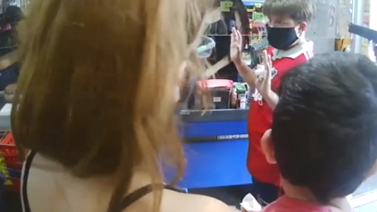 Terror en un supermercado: delincuentes dispararon delante de un nene en brazos