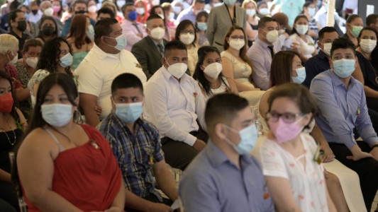 Celebraron boda colectiva a pesar de la pandemia de coronavirus