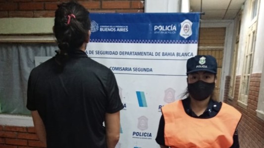 Un hombre causó destrozos en la vivienda y el auto de su ex pareja