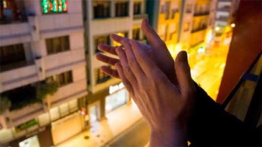 Convocan a un aplauso para los maestros por el comienzo de las clases presenciales