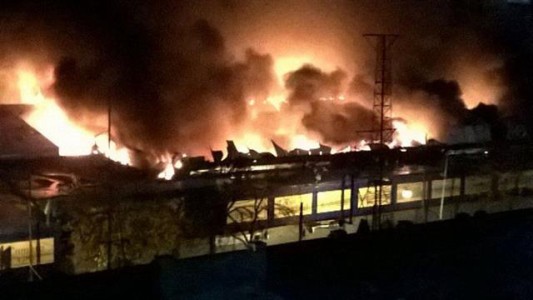 Un incendio destruyó la feria "La Saladita" de Constitución