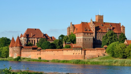 Príncipe demandó a su hijo por vender un castillo familiar a un euro