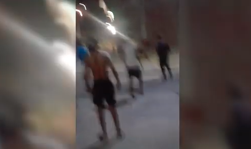 Cortaban la calle para protestar y exigieron como peaje un novillito para dejar pasar un camión