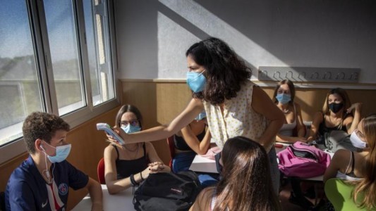 Trotta confirmó que en los próximos días comenzará la inscripción de la vacuna para los docentes