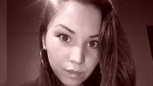 Femicidio en Villa La Angostura: su ex la persiguió y la apuñaló en pleno centro