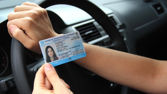 Para obtener la licencia de conducir se deberá completar un curso de género
