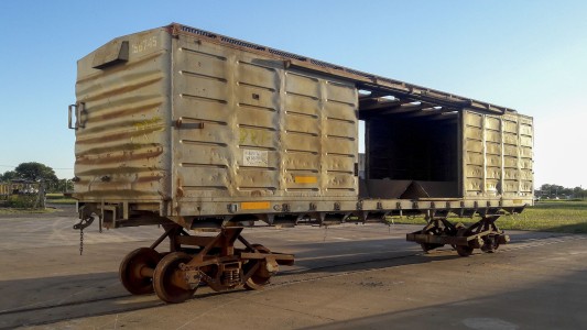 Repararán un centenar de vagones de carga abandonados