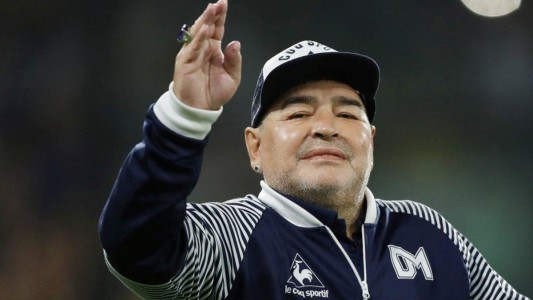 Los chats escandalosos entre las hijas de Diego Maradona
