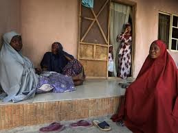 Secuestro en en una escuela de Nigeria: al menos 317 alumnas desaparecidas