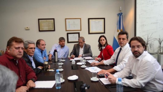 Sindicalistas se reúnen con Massa por la suba del piso de Ganancias