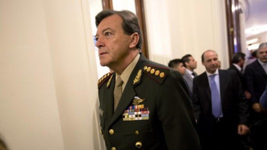 Le robaron a Milani en su casa y sospecha de policías