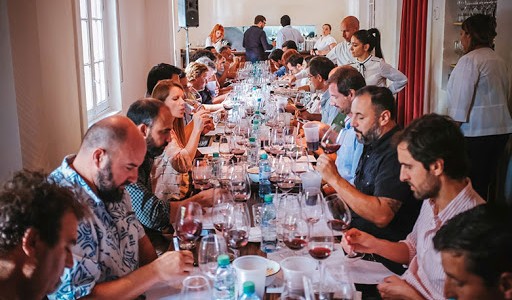 Enólogos se ven afectados por la pérdida del olfato y el gusto debido al covid