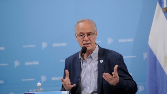 Gollán negó un vacunatorio VIP: "Están tratando de herir al Gobierno"